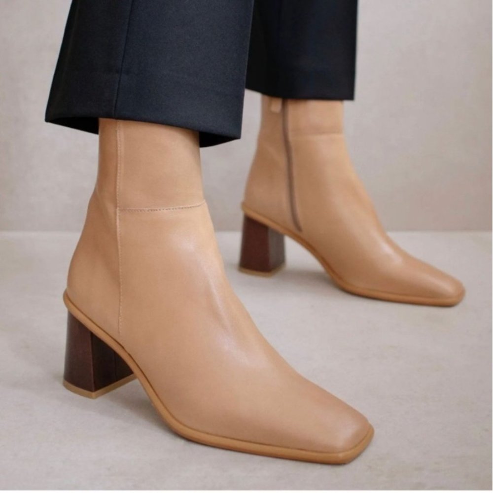 Alohas West Boot in Beige